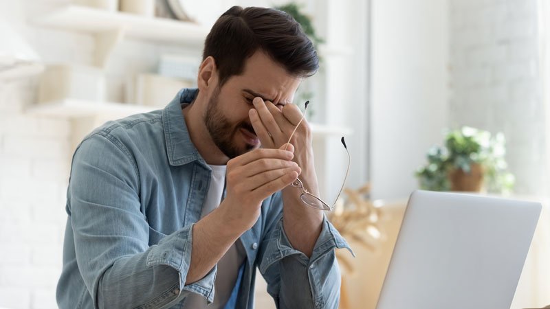 Eye Strain From Screens: Symptoms, Causes, and the 20-20-20 Rule Explained